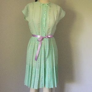 Vintage mint green floral button down shirt dress